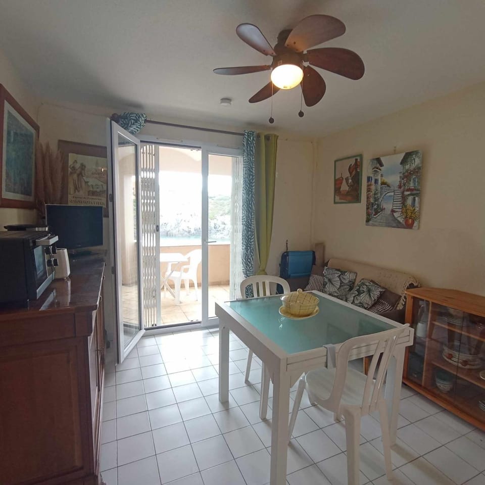 Patio, Living room, Dining area