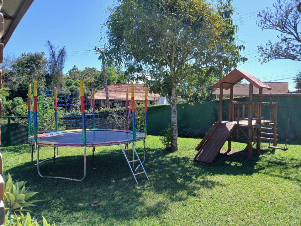 Sítio N#1 da Serra Perfeito para famílias com bebês e crianças Piscina aquecida e limpeza incluídos House in State of Rio de Janeiro