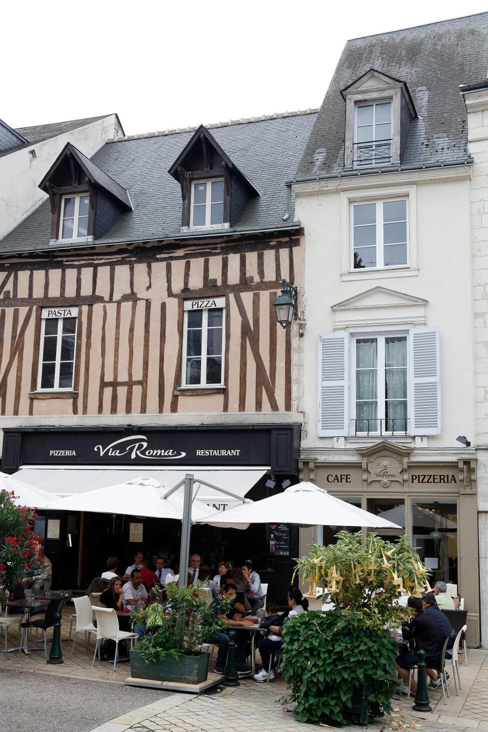 Restaurant/places to eat, Facade/entrance