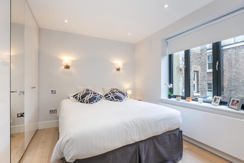 Bed, Photo of the whole room, Bedroom, City view, wardrobe