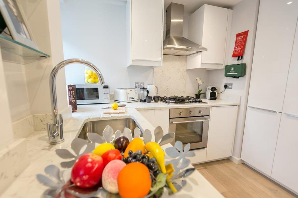 Property building, View (from property/room), Kitchen or kitchenette, dishwasher, minibar, oven, pet friendly, stove, toaster