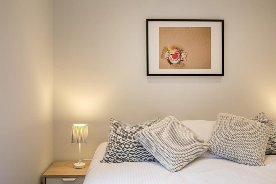 Bed, Photo of the whole room, Decorative detail, Bedroom