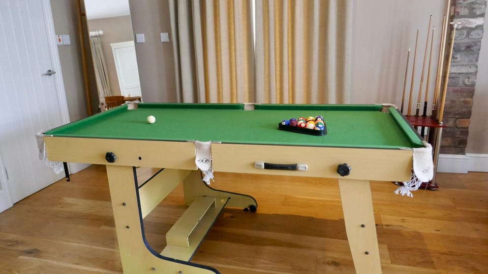 Property building, Billiard