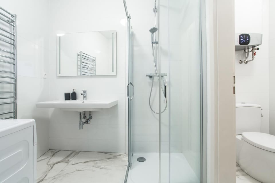 Shower, Toilet, Bathroom
