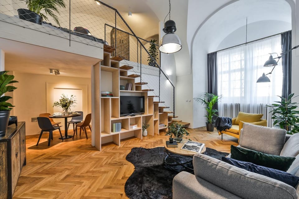 TV and multimedia, Living room, Seating area, Evening entertainment