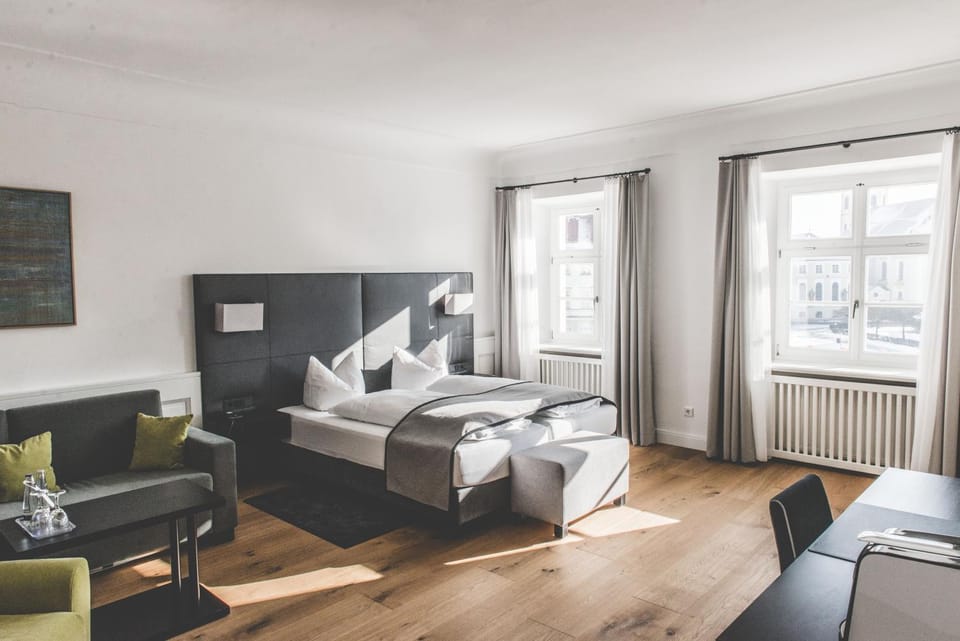 Bedroom, Landmark view