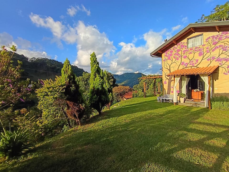 Bangalô Sonho na Serra House in State of São Paulo