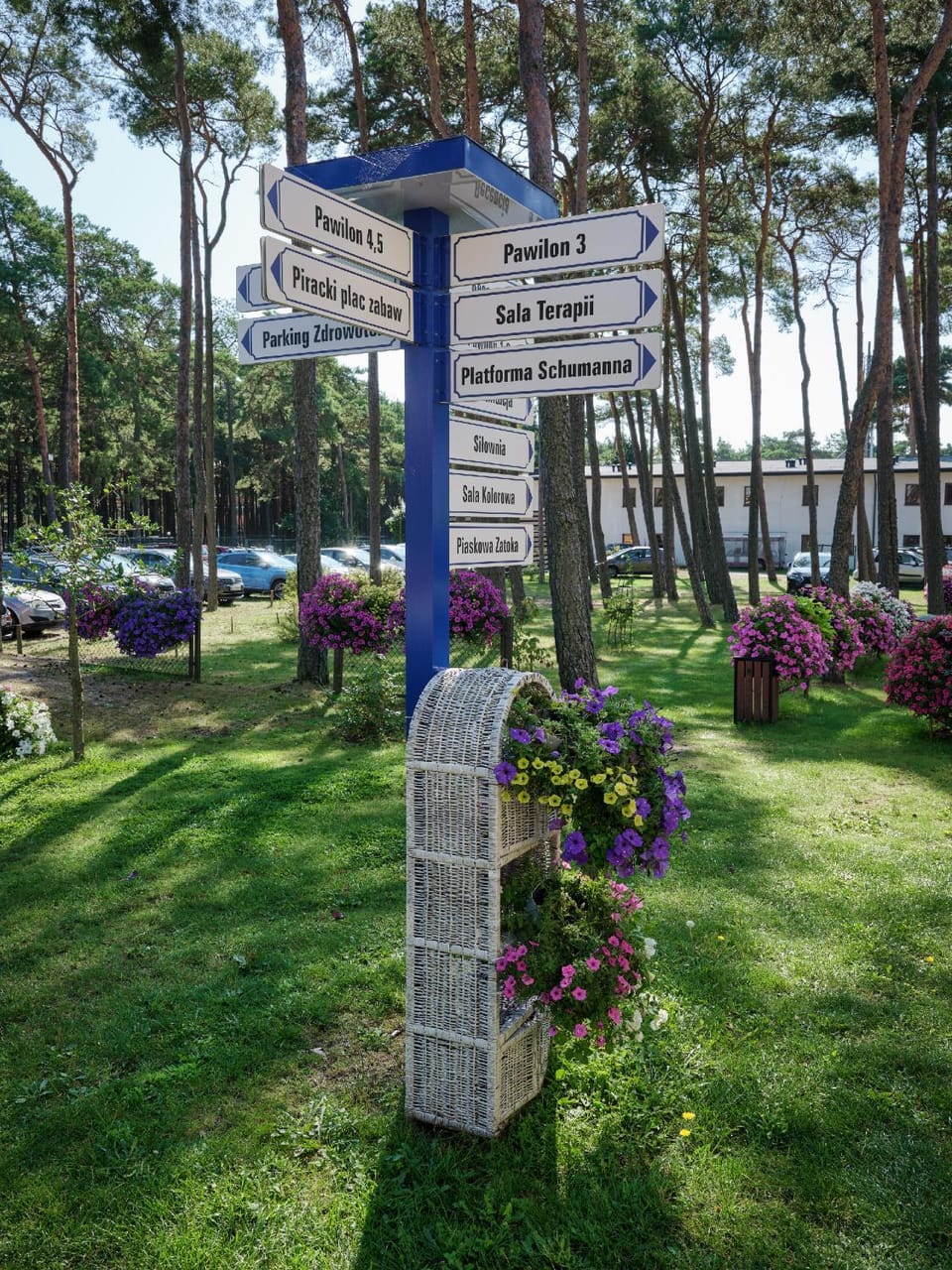 Area and facilities, Area and facilities