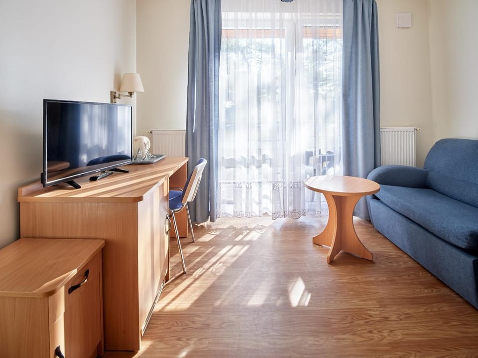 TV and multimedia, Photo of the whole room, Seating area
