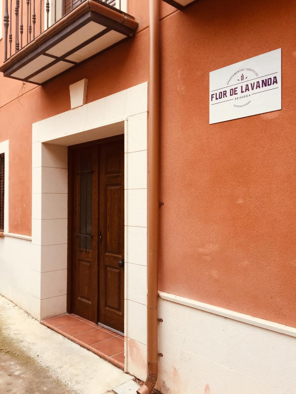 Facade/entrance, Off site, On site