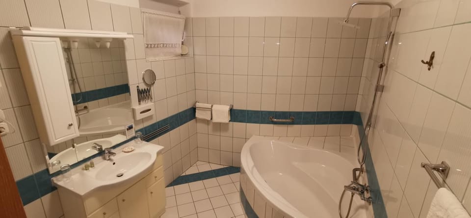 Shower, Bathroom, Bath