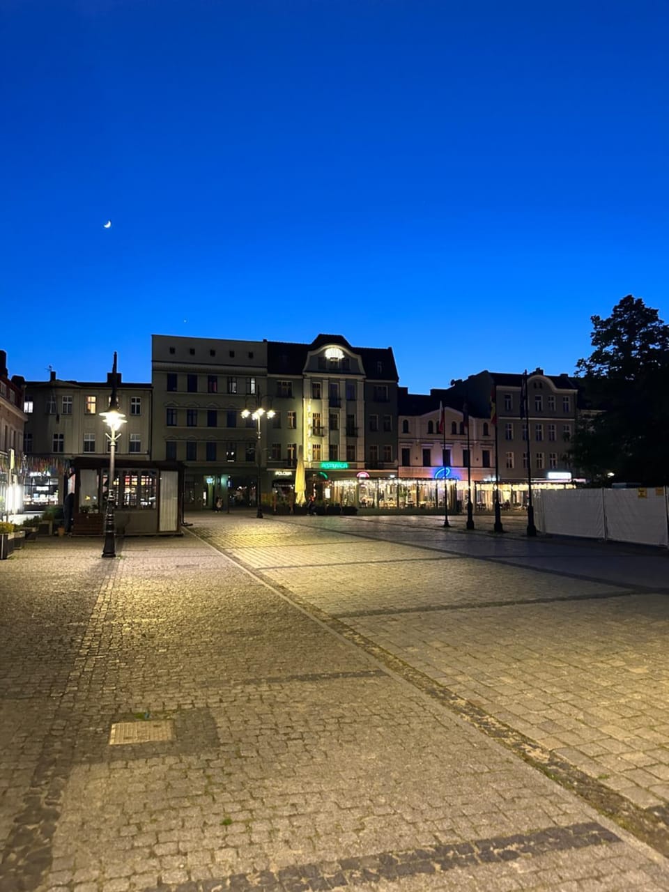 Property building, Night, Neighbourhood, City view, Street view, Location