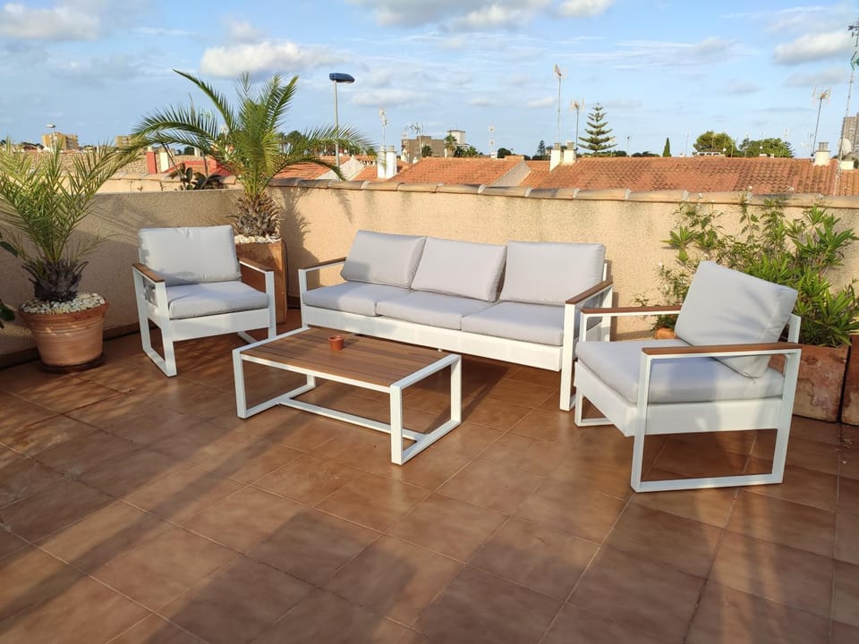 BBQ facilities, Balcony/Terrace, On site, Pool view, Street view