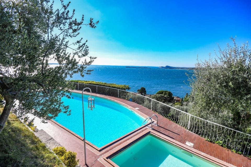 Property building, Summer, Swimming pool