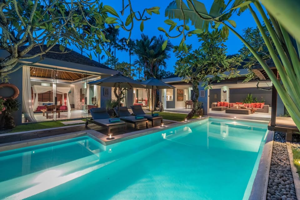 Property building, Garden, Swimming pool, Swimming pool, Sunset