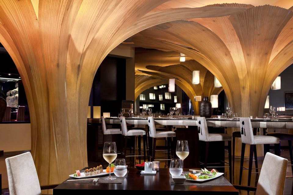 Restaurant/places to eat, Lounge or bar, Food and drinks, Dining area, Drinks
