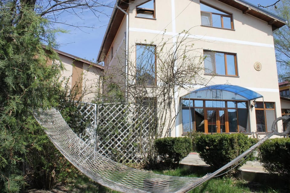 Facade/entrance, Spring, Natural landscape, Garden, Lobby or reception, On site, Garden view, Area and facilities