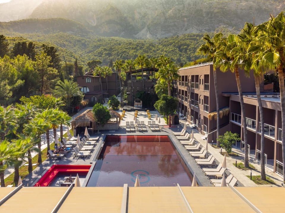 Property building, Pool view, Swimming pool, sunbed