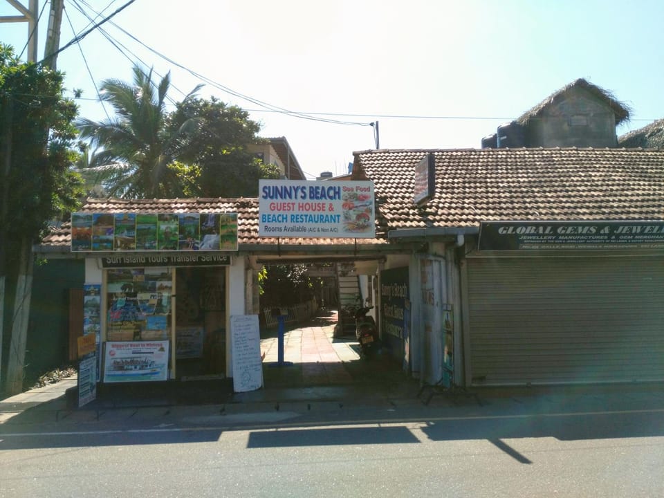 Facade/entrance