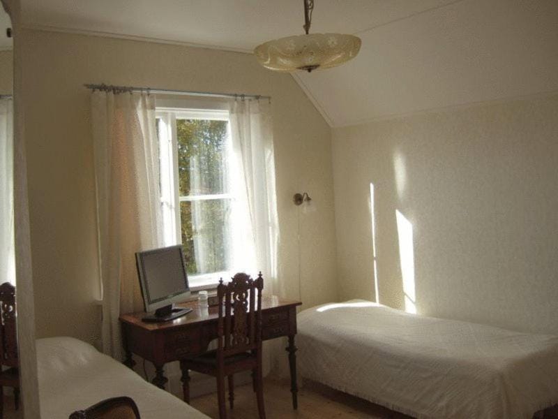 Day, Photo of the whole room
