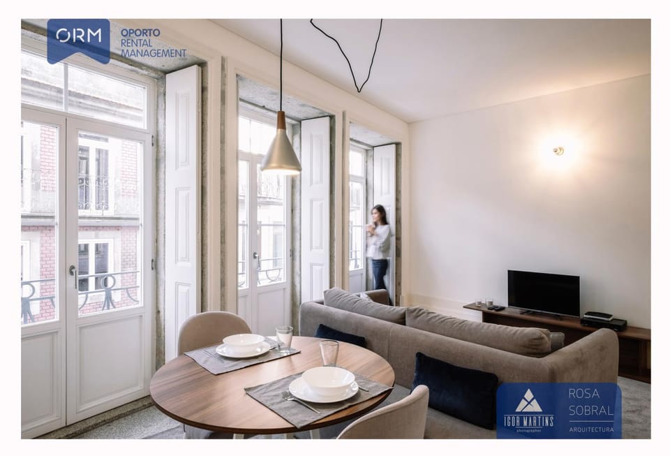 TV and multimedia, Balcony/Terrace, Living room, Seating area, Dining area