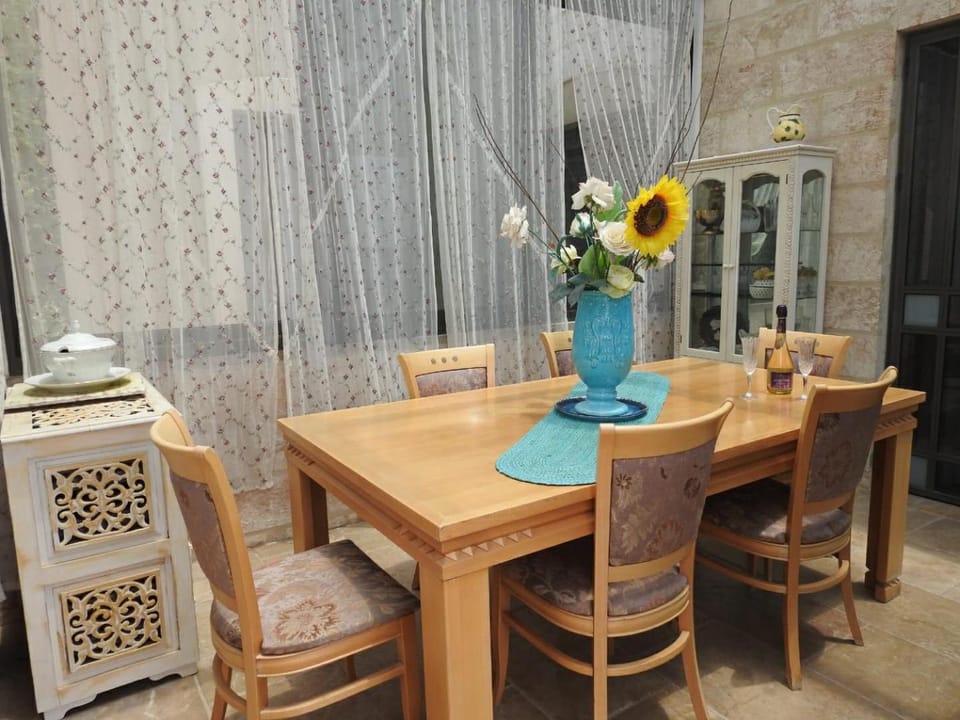 הים פוגש את ההר- בית בלב הגליל Sea & Mount House in North District
