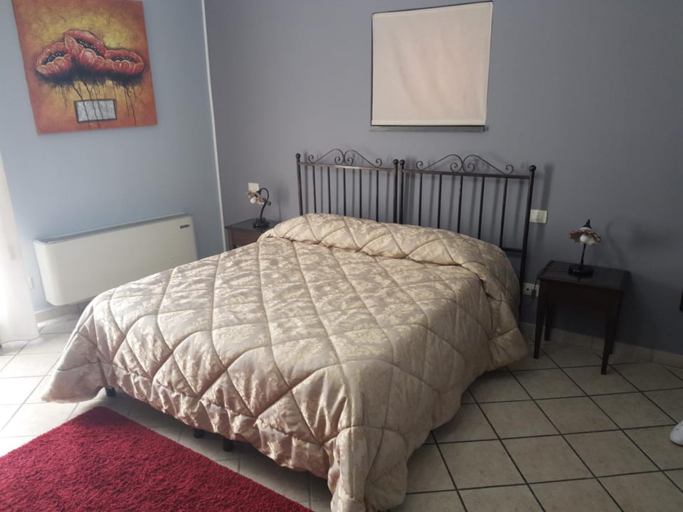 Bed, Photo of the whole room