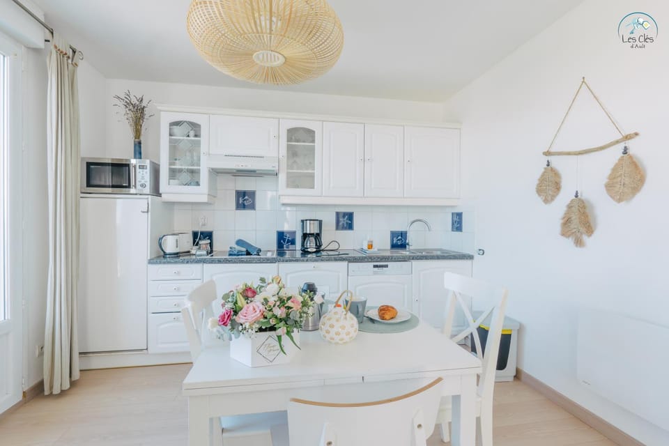 Decorative detail, Garden view, Sea view, kitchen