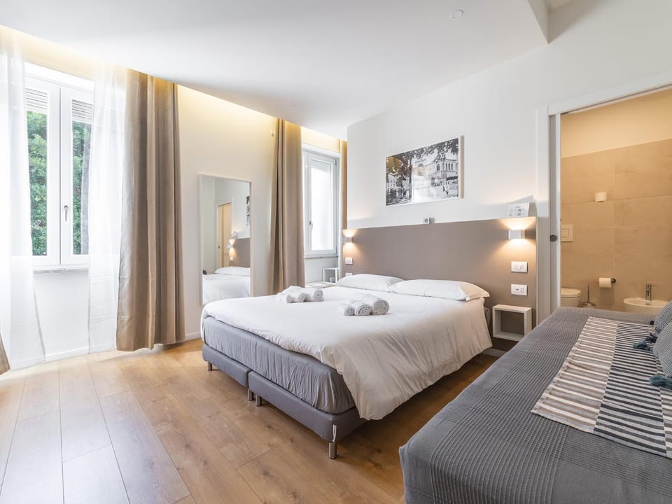 Photo of the whole room, Bedroom