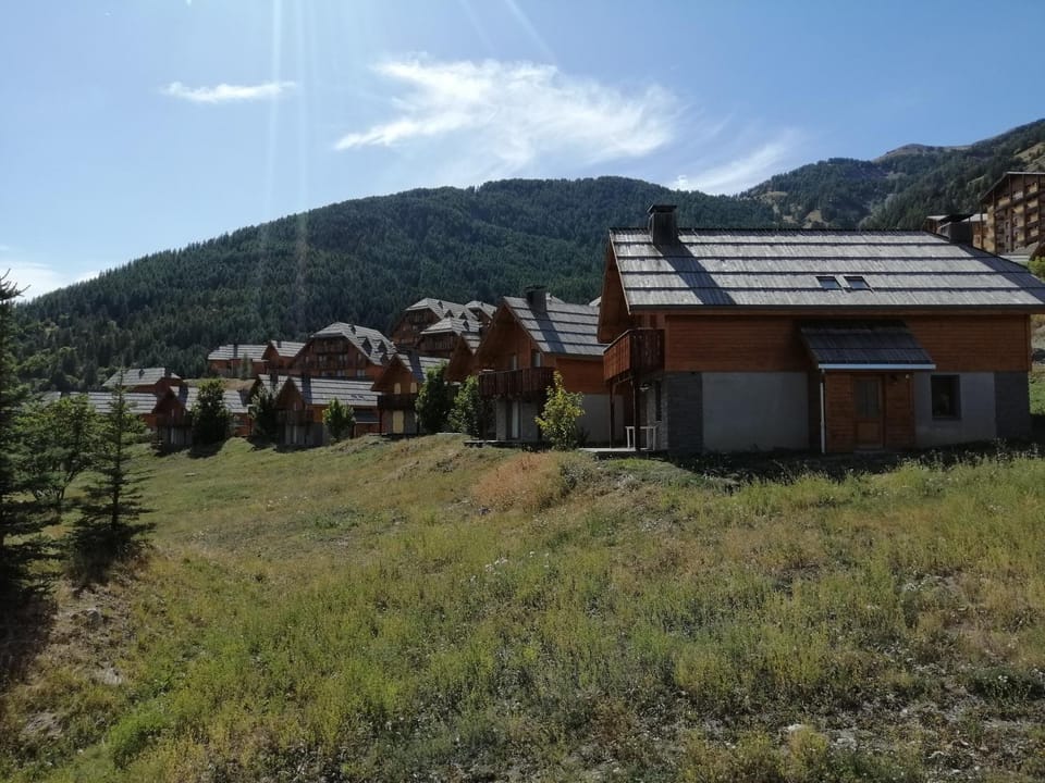 Hameau Pra Roustan by Godille Apartment in Uvernet-Fours