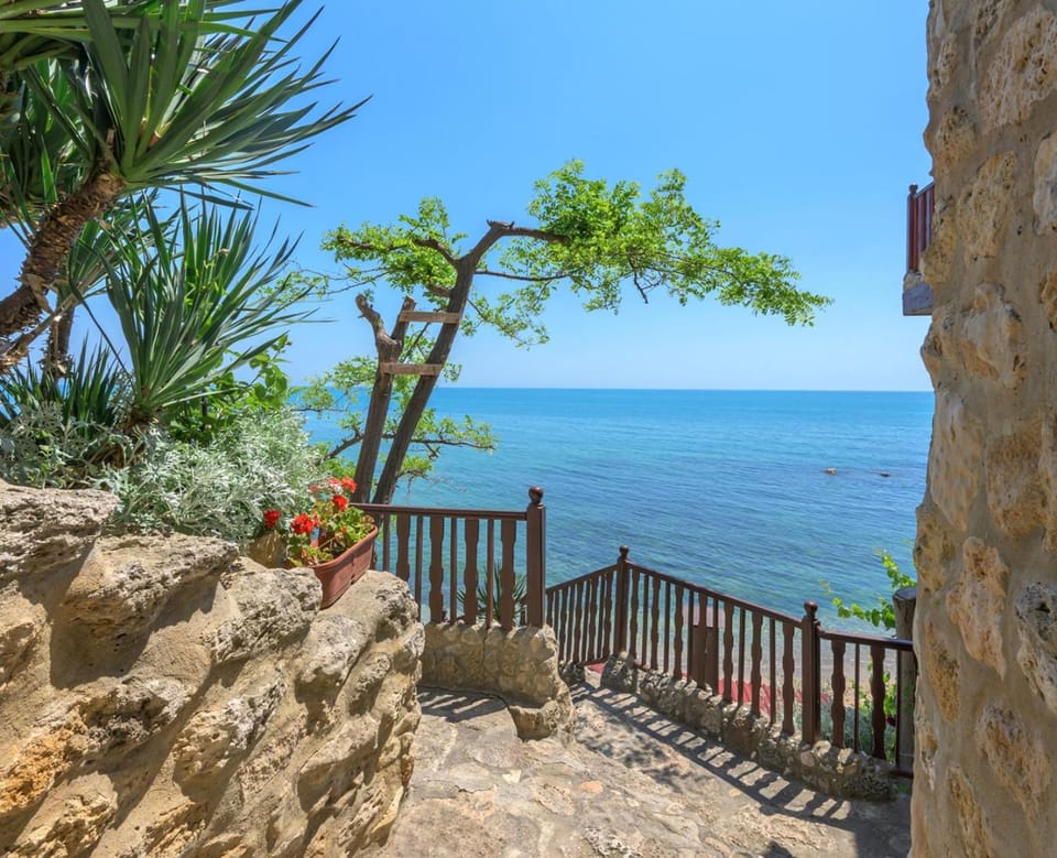 View (from property/room), Balcony/Terrace, Sea view