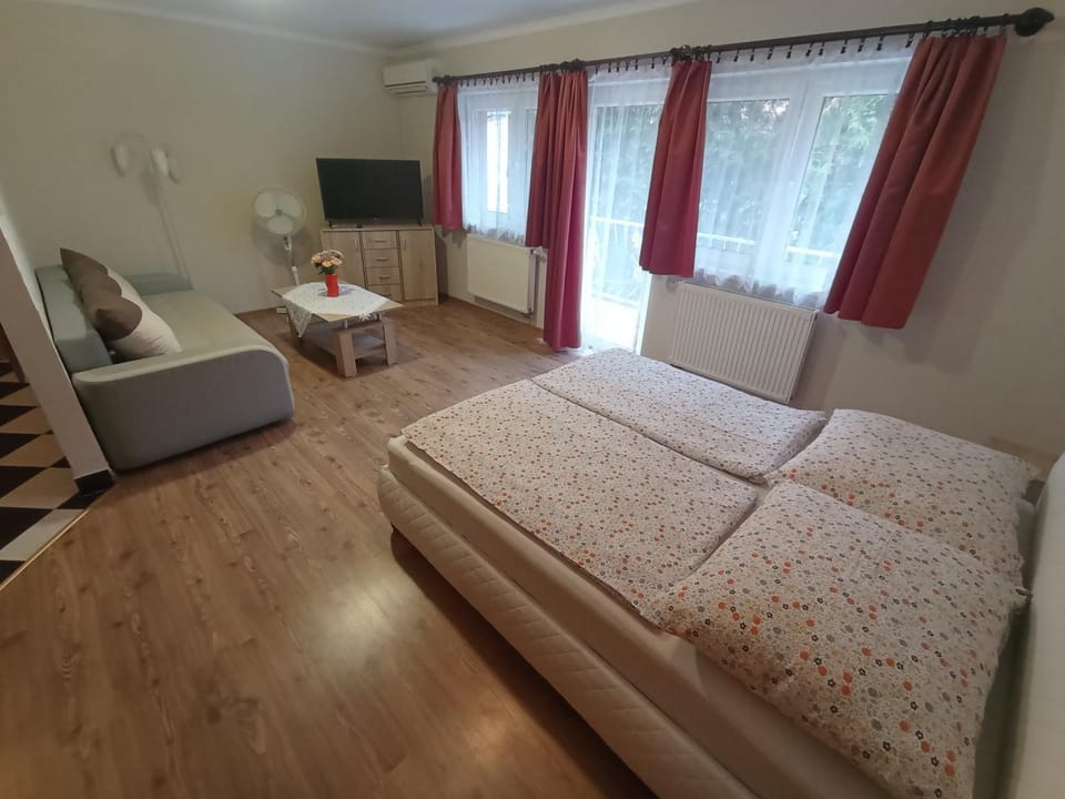Magdalena Apartmanház Apartment in Hévíz