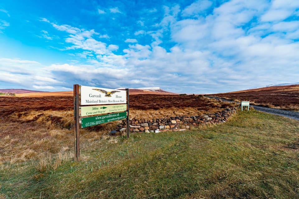 Property logo or sign, Natural landscape, Logo/Certificate/Sign, Street view