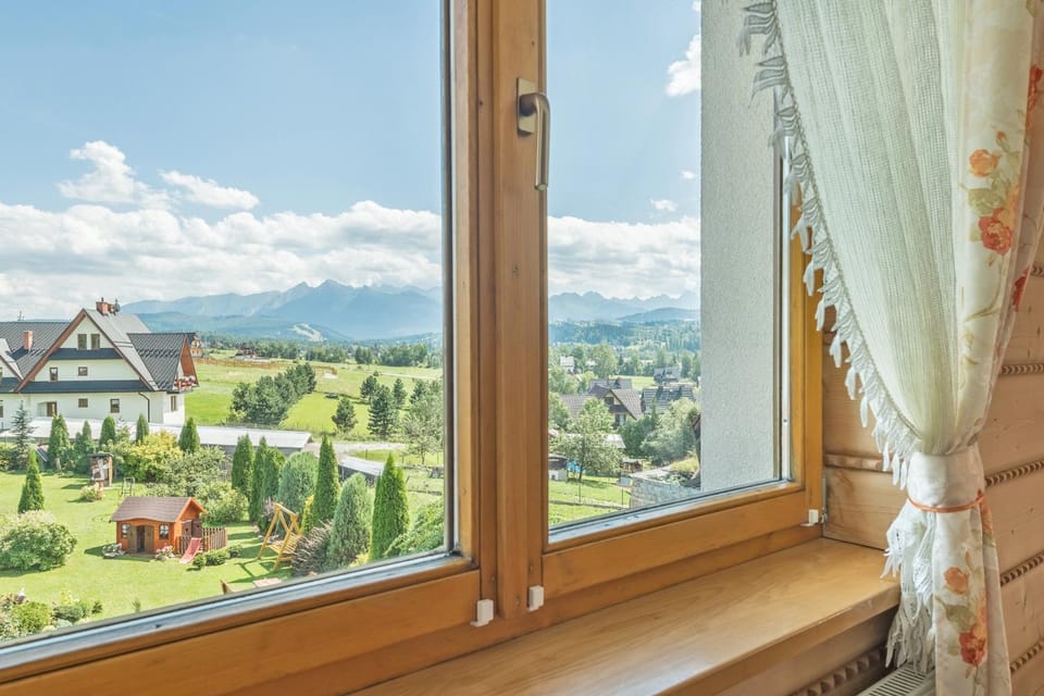 Garden view, Mountain view