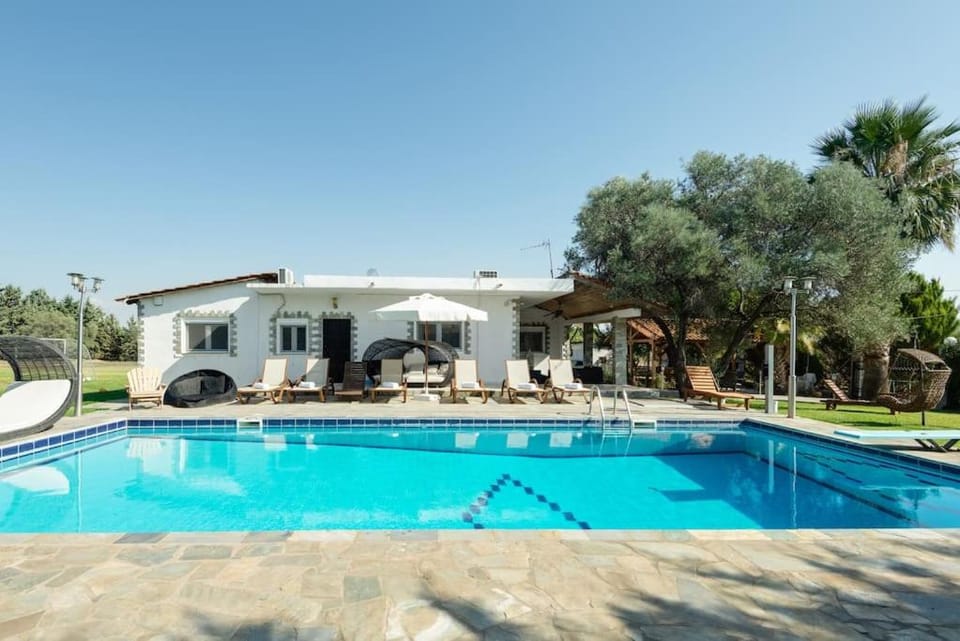 Villa Hara w heated pool Villa in Halkidiki