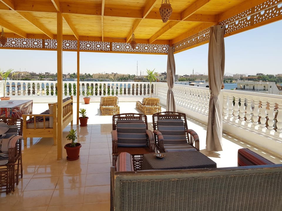 Balcony/Terrace, River view, Entertainment