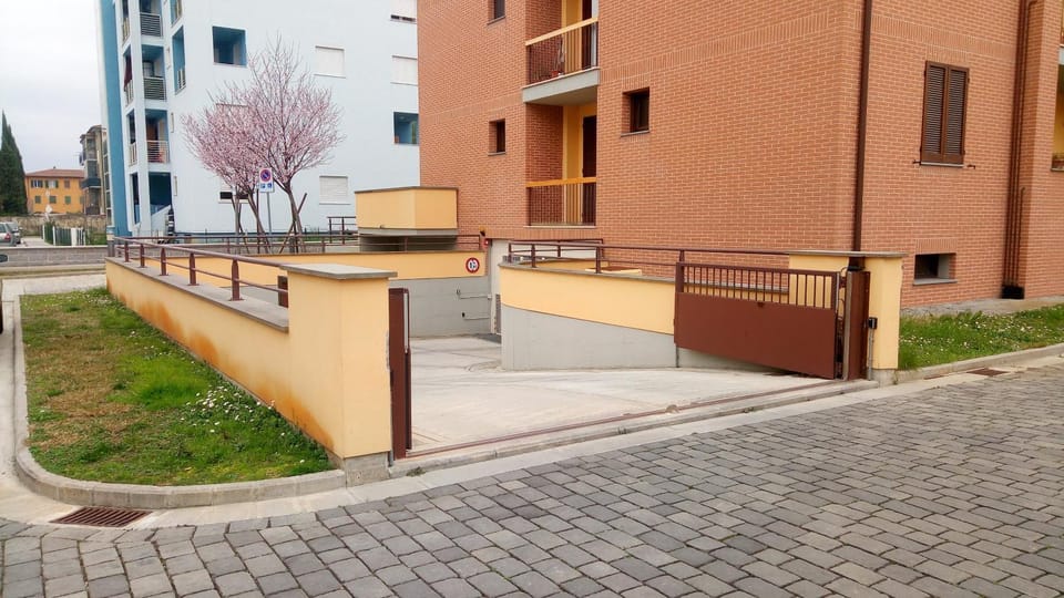 Property building, Day, Neighbourhood