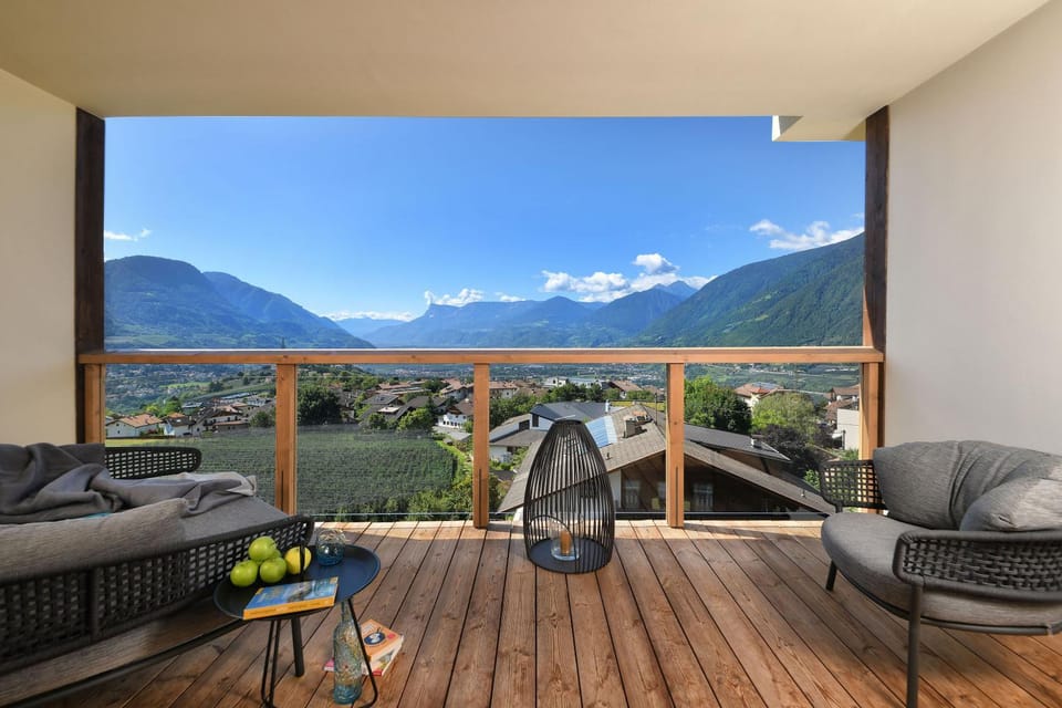 Balcony/Terrace, Mountain view
