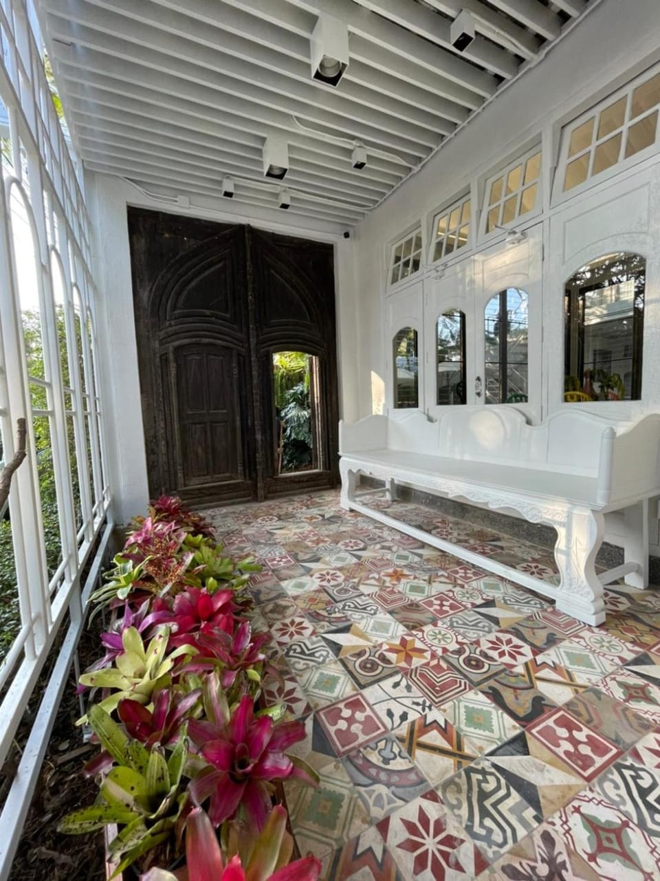 Patio, Facade/entrance