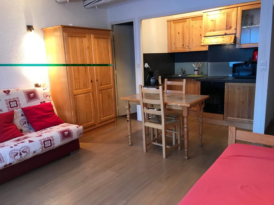 Studio Face aux pistes 5 Apartment in Montgenèvre