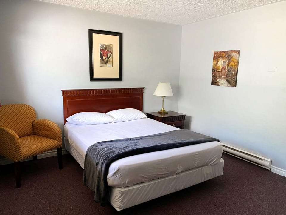 Shower, Bed, Bathroom, TV and multimedia, Bedroom, internet, minibar, air conditioner