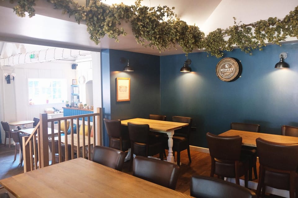 Restaurant/places to eat, Seating area