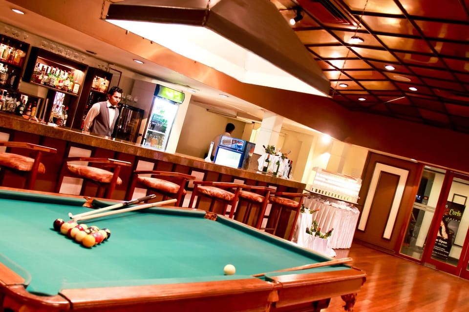 Billiard, Lounge or bar