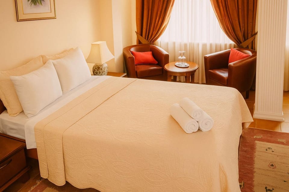 Bed, Bedroom, towels