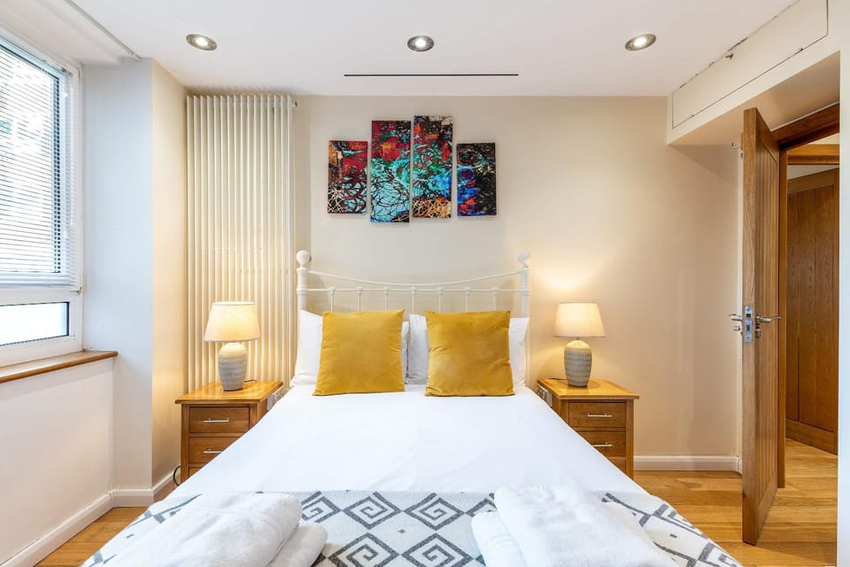 Tower Bridge 2BR apartment for 6 with terrace Apartment in London Borough of Southwark