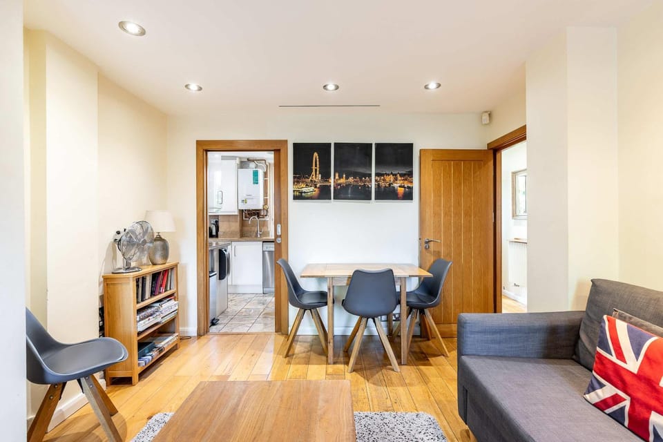 Tower Bridge 2BR apartment for 6 with terrace Apartment in London Borough of Southwark