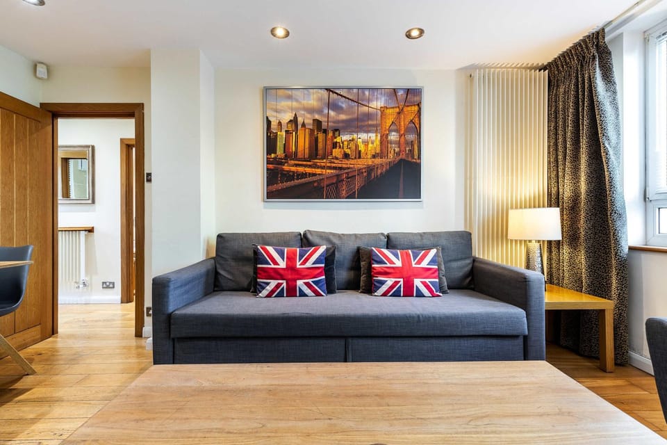 Tower Bridge 2BR apartment for 6 with terrace Apartment in London Borough of Southwark