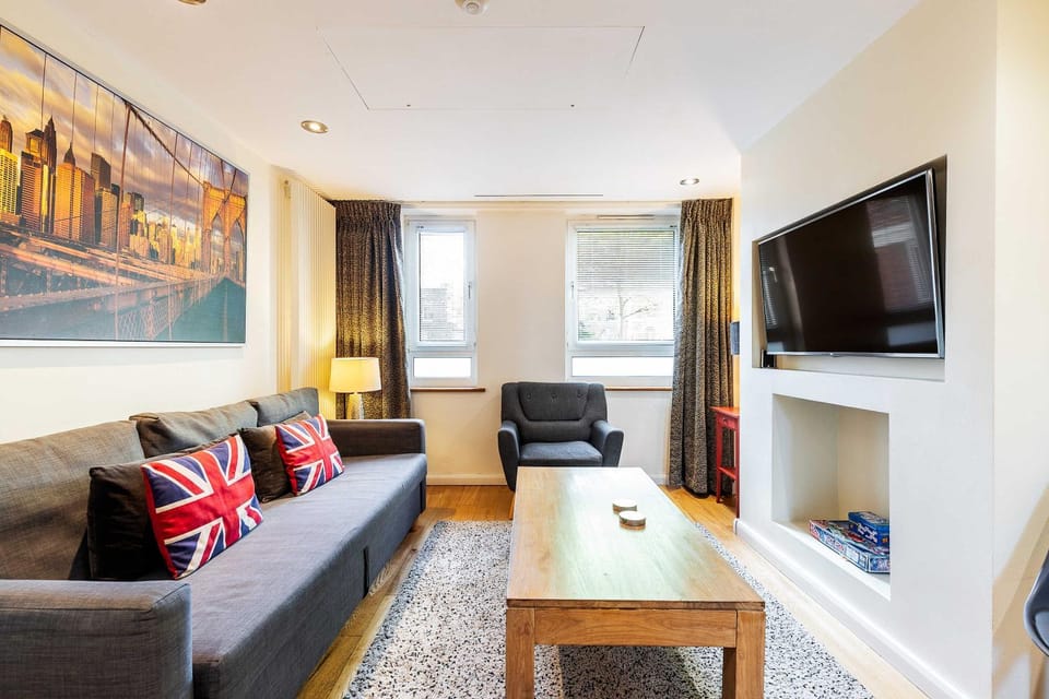 Tower Bridge 2BR apartment for 6 with terrace Apartment in London Borough of Southwark