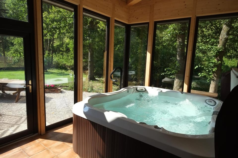 Hot Tub, Spa and wellness centre/facilities