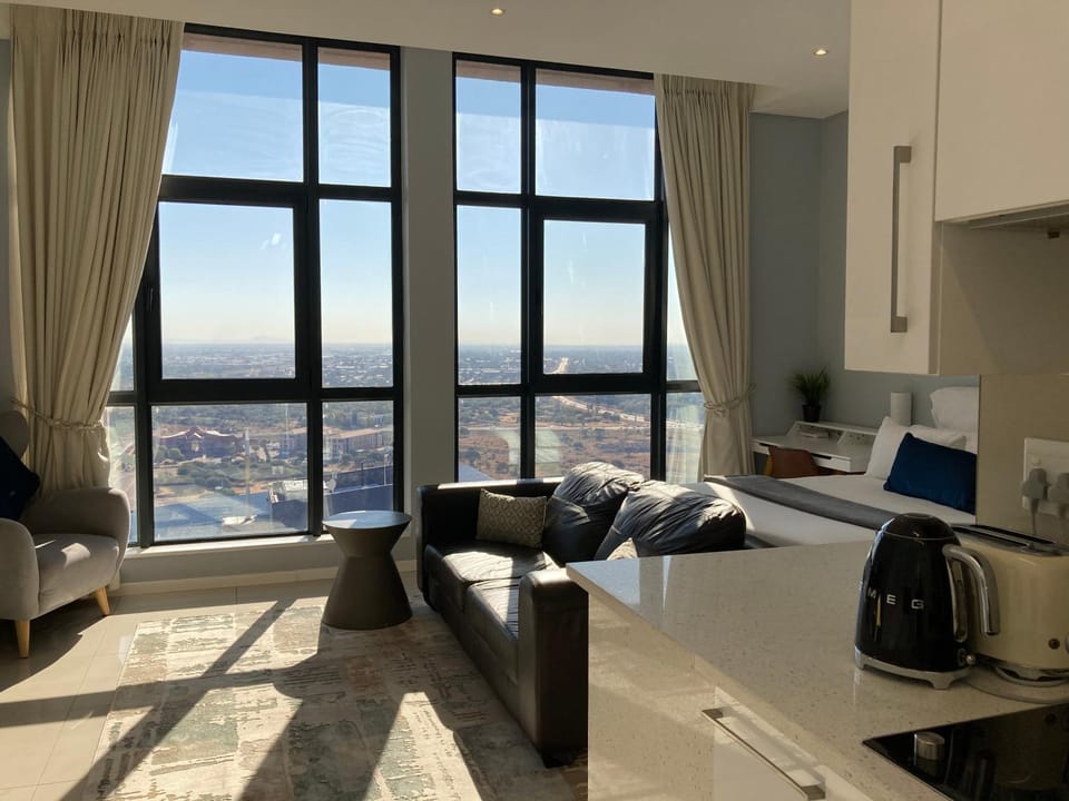 Urban Awe Apartment-iTowers 23rd Floor Apartment in North West, South Africa